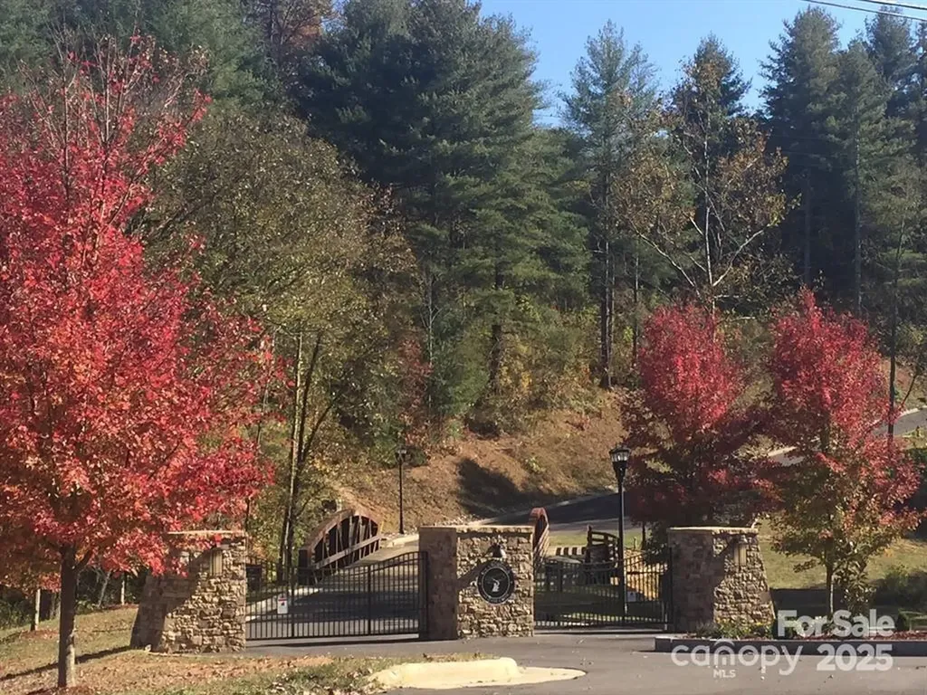26 Erin Glen Court Fairview NC 28730