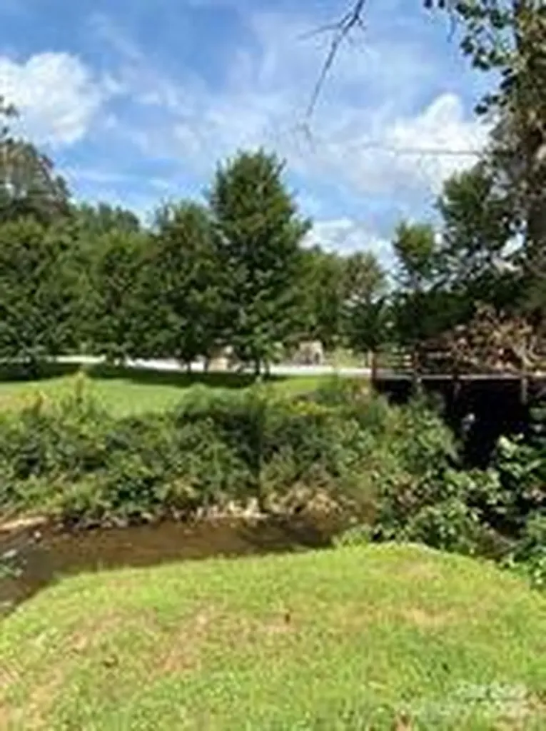 26 Erin Glen Court Fairview NC 28730