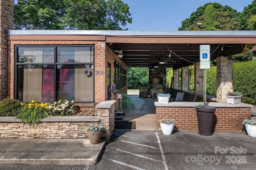 1108 S Main Street Kannapolis NC 28081