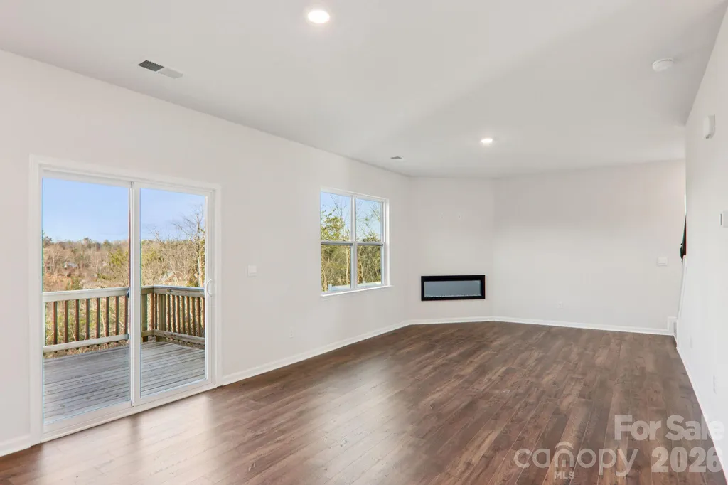 823 Adelston Lane Asheville NC 28804