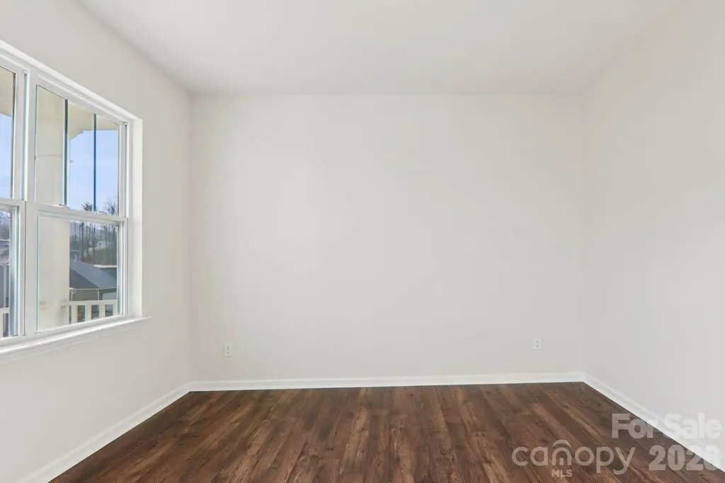 823 Adelston Lane Asheville NC 28804