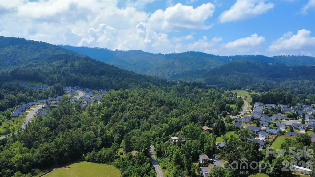 823 Adelston Lane Asheville NC 28804