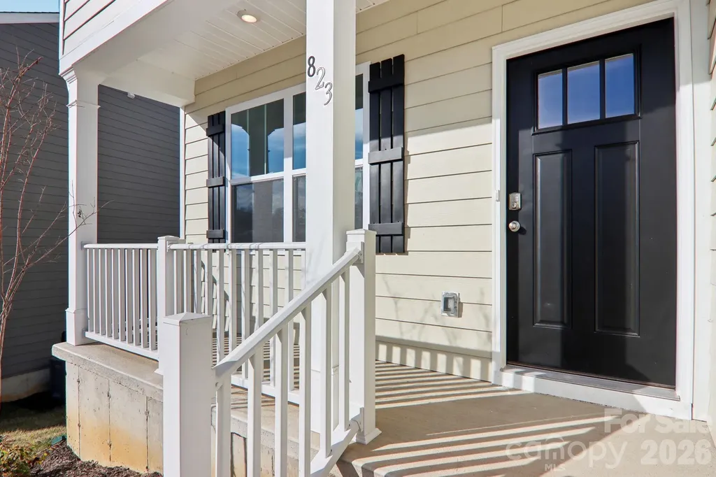 823 Adelston Lane Asheville NC 28804