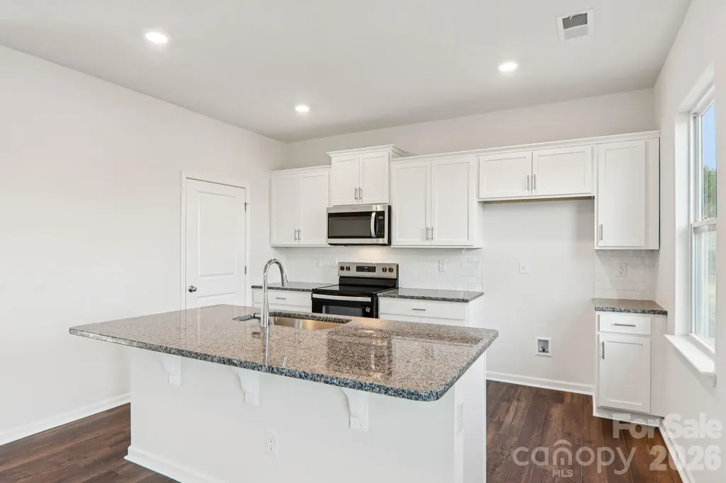 823 Adelston Lane Asheville NC 28804