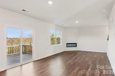 823 Adelston Lane Asheville NC 28804