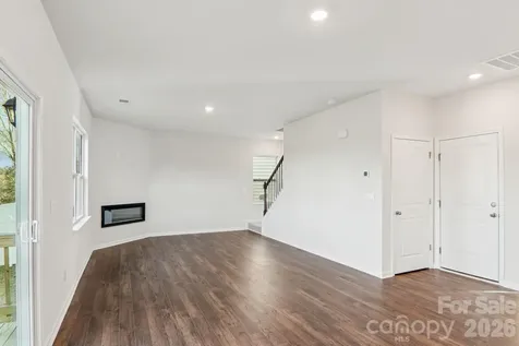 823 Adelston Lane Asheville NC 28804