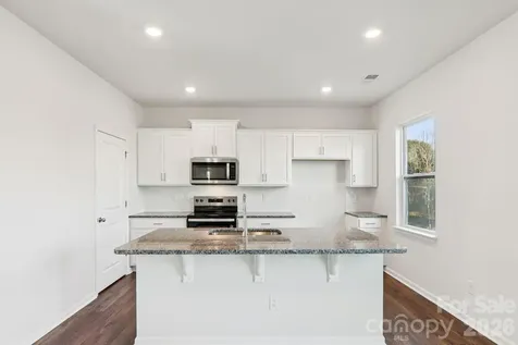 823 Adelston Lane Asheville NC 28804
