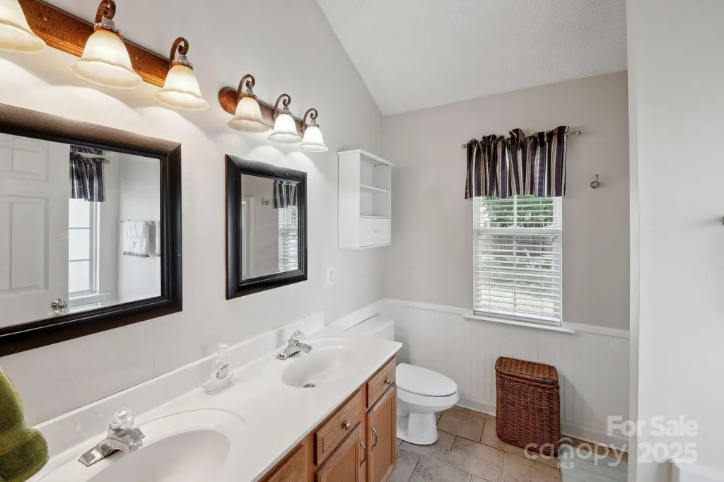 8105 Castlemaine Drive Matthews NC 28104