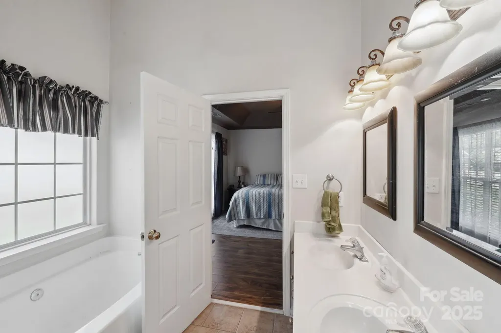 8105 Castlemaine Drive Matthews NC 28104
