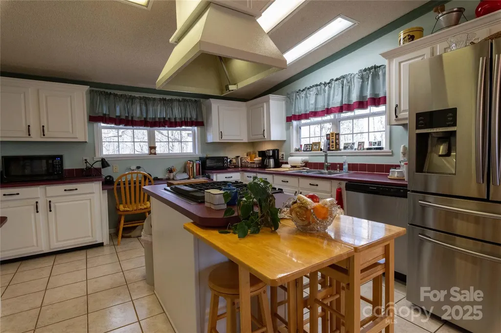 120 Powderhorn Drive Burnsville NC 28714