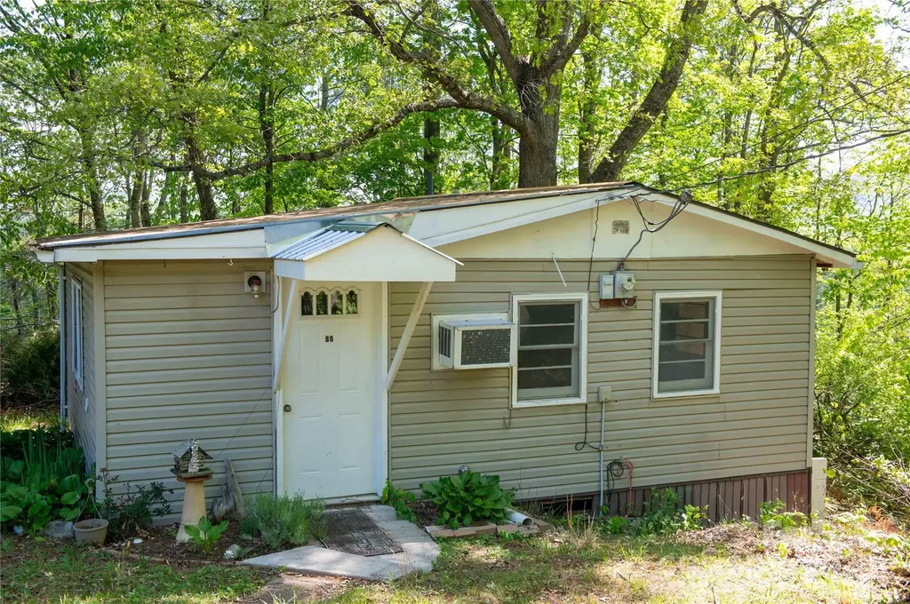 120 Powderhorn Drive Burnsville NC 28714