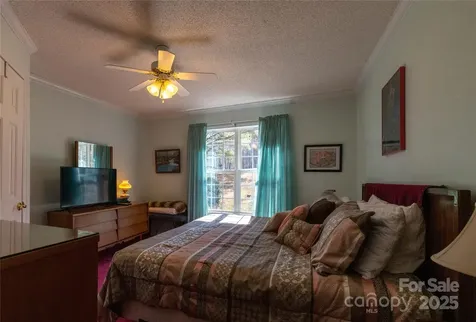 120 Powderhorn Drive Burnsville NC 28714