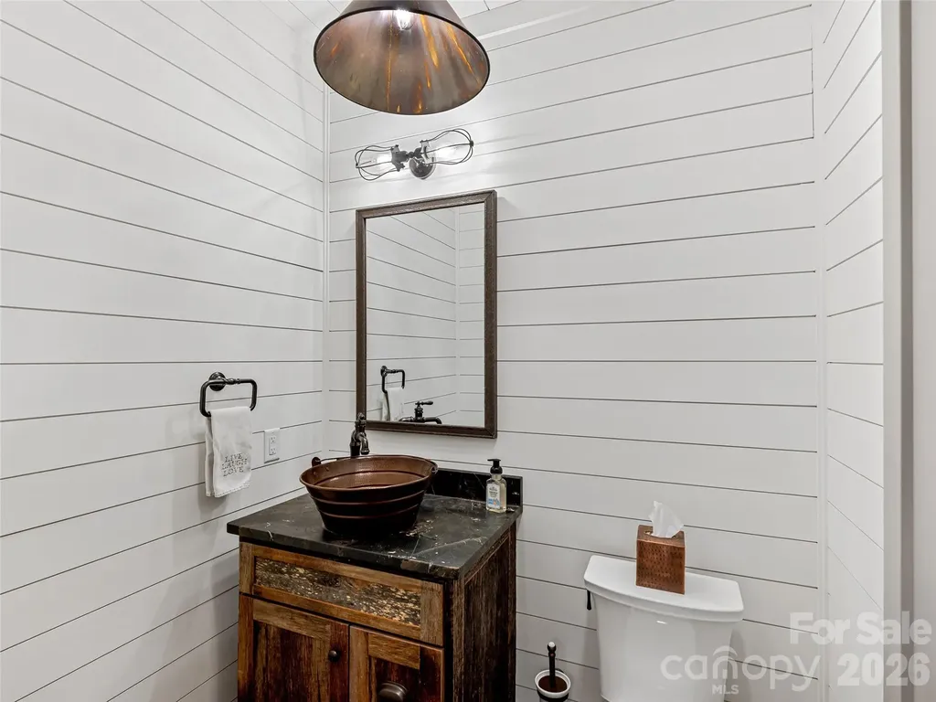 59 W Bradford Hill Road Mills River NC 28759