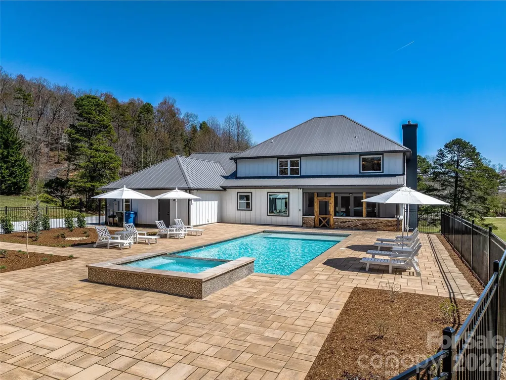 59 W Bradford Hill Road Mills River NC 28759