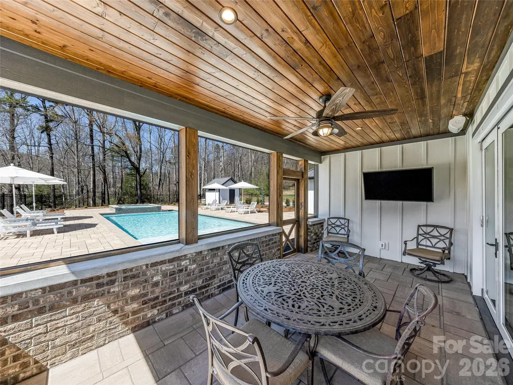 59 W Bradford Hill Road Mills River NC 28759