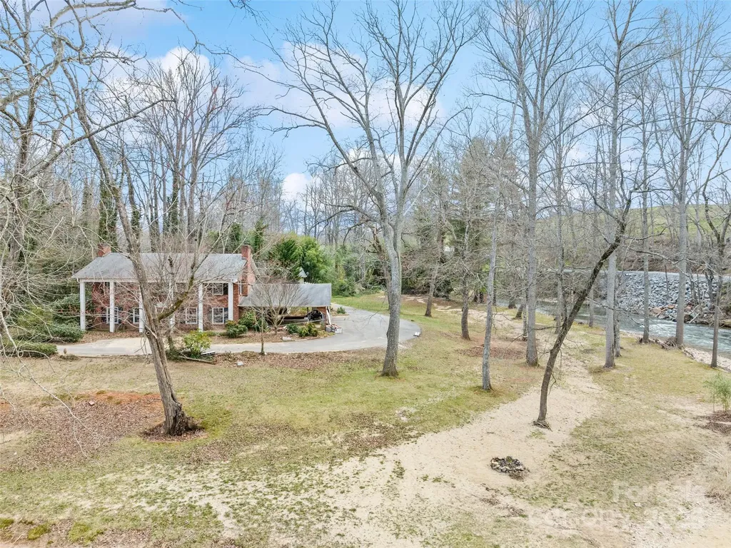 21 Riverbend Road Canton NC 28716