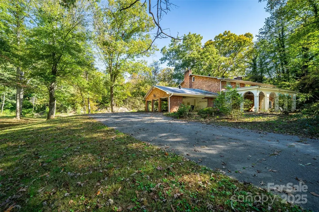 21 Riverbend Road Canton NC 28716