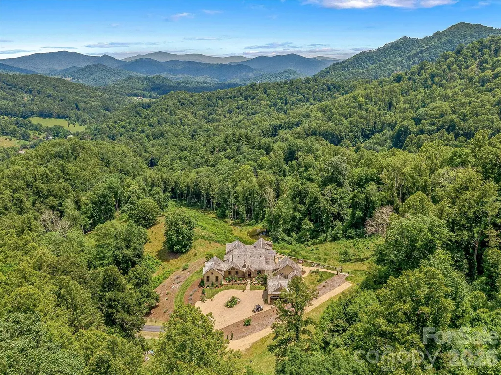 384 Doan Town Road Burnsville NC 28714