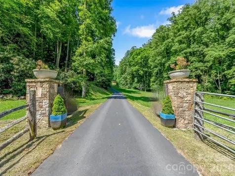 384 Doan Town Road Burnsville NC 28714