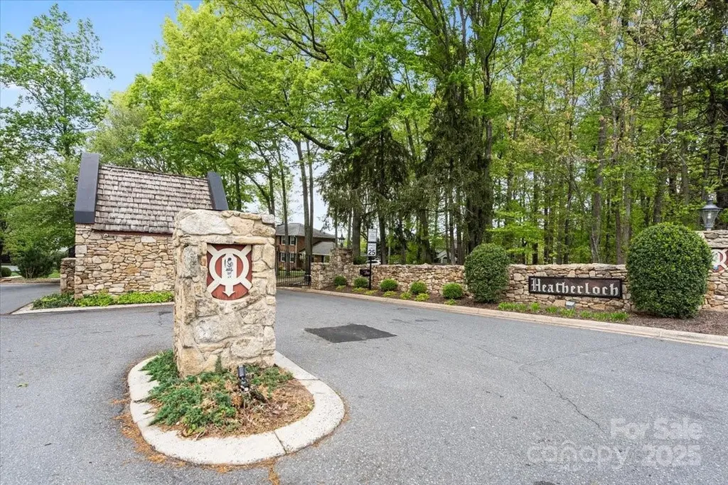 1618 Heatherloch Drive Gastonia NC 28054