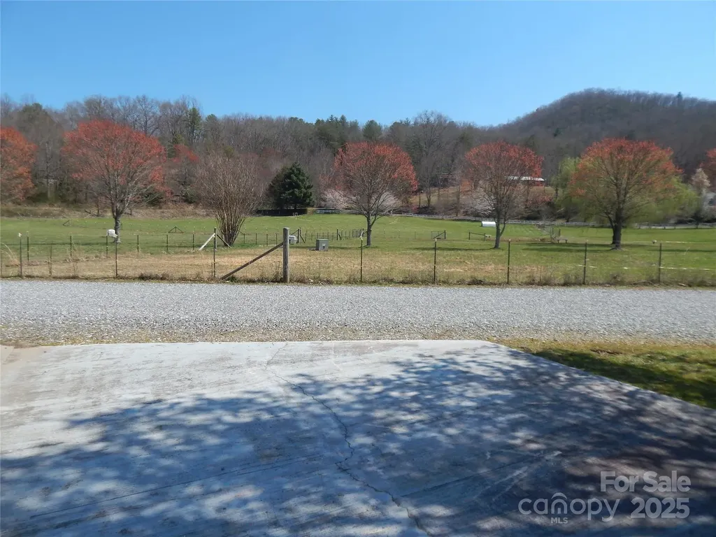 50 Timber Leaf Drive Sylva NC 28779