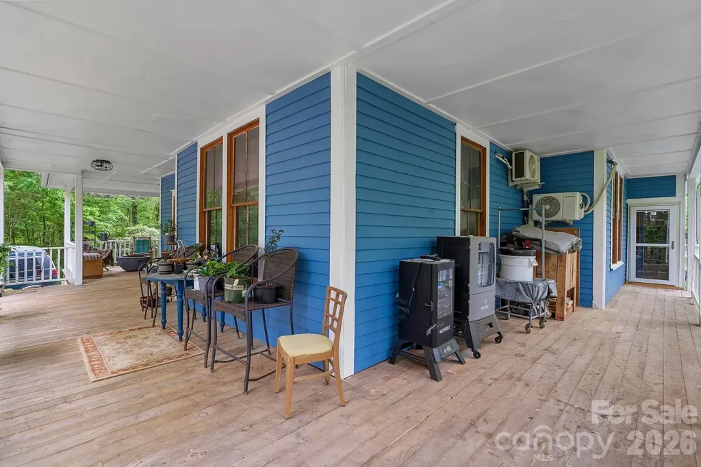 305 Ficker Circle Hendersonville NC 28739