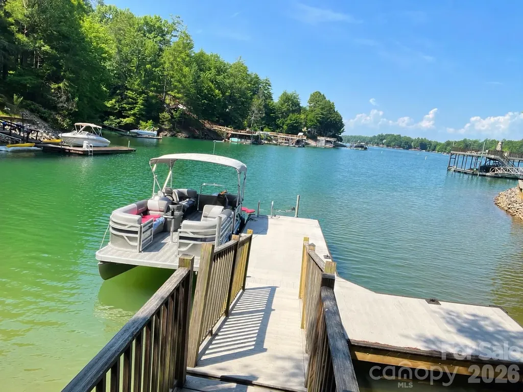 1600 Lillians Point Court Morganton NC 28655