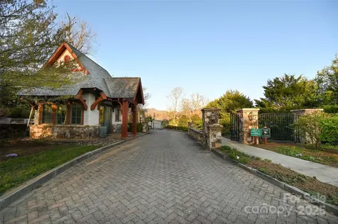 64 French Willow Drive Asheville NC 28804