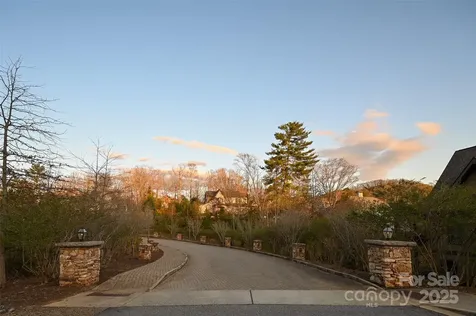 64 French Willow Drive Asheville NC 28804