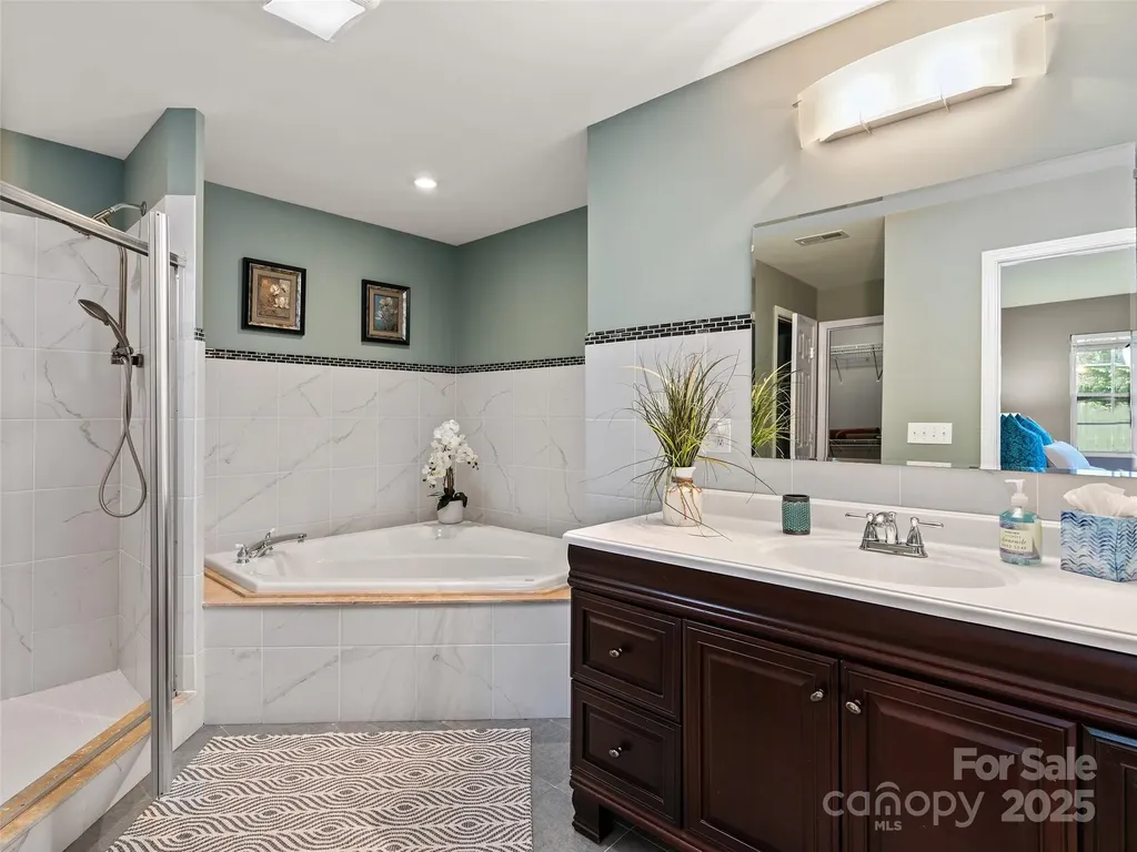 184 Aurora Drive Asheville NC 28805