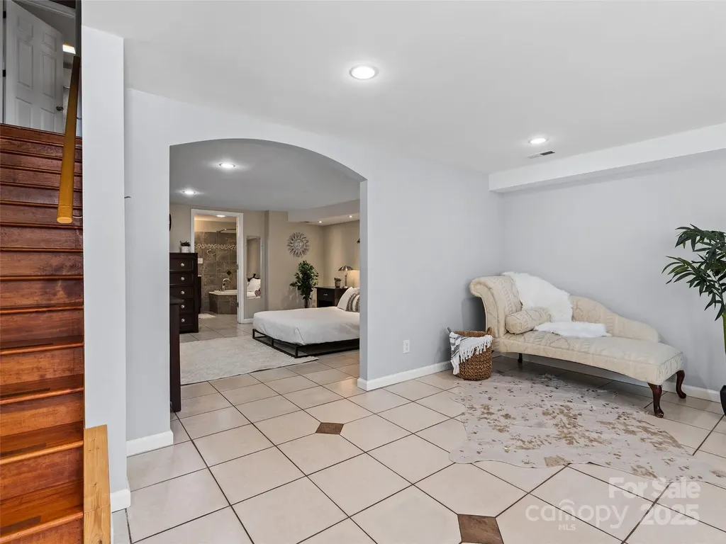 184 Aurora Drive Asheville NC 28805