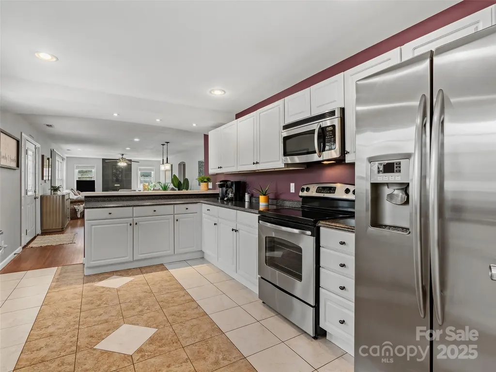 184 Aurora Drive Asheville NC 28805