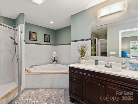 184 Aurora Drive Asheville NC 28805