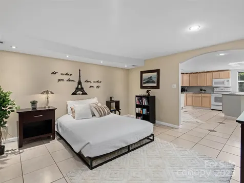 184 Aurora Drive Asheville NC 28805