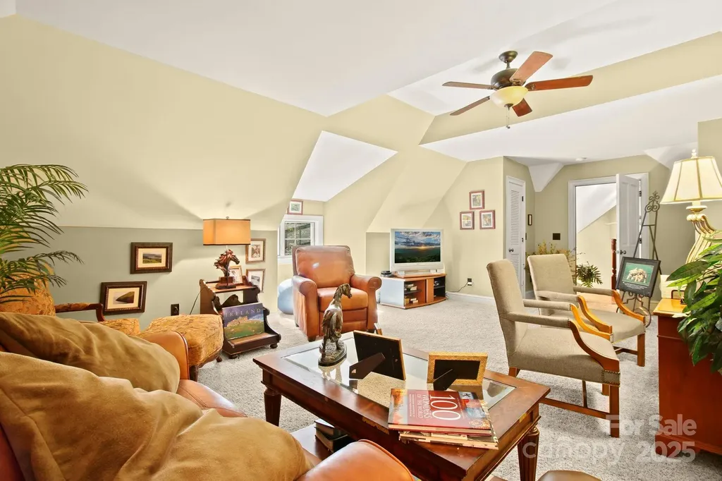 285 Wetherley Boone NC 28607