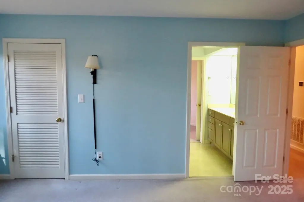 422 Lakeside Drive Lake Toxaway NC 28747