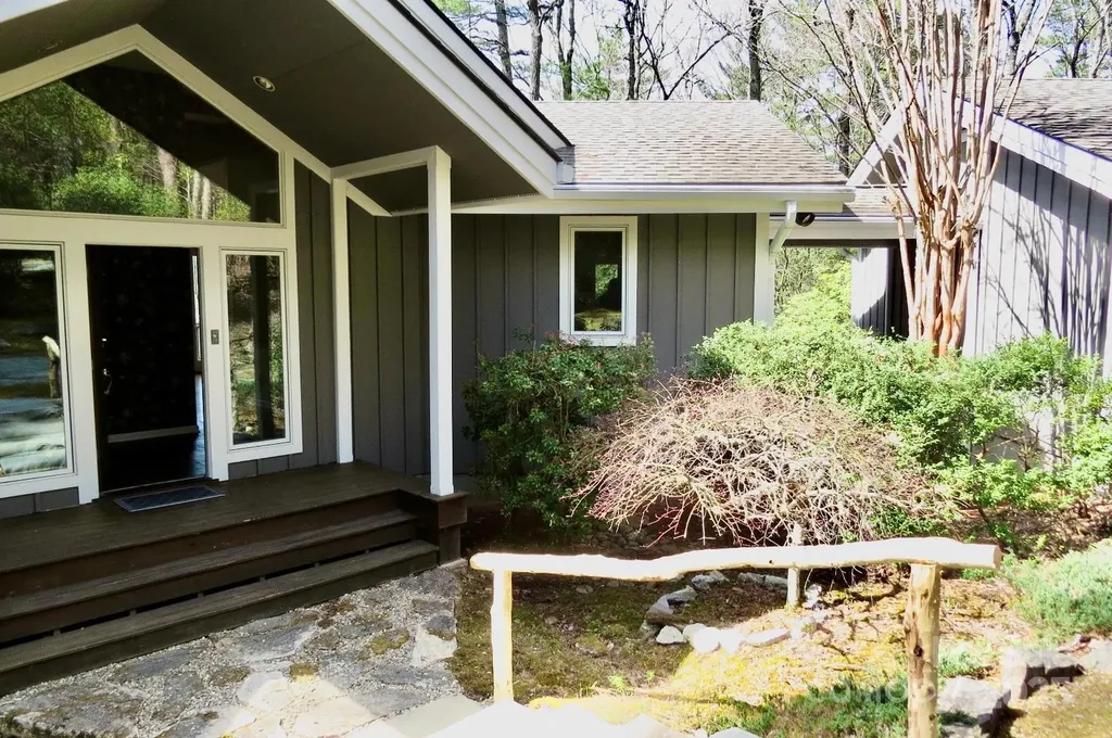 422 Lakeside Drive Lake Toxaway NC 28747