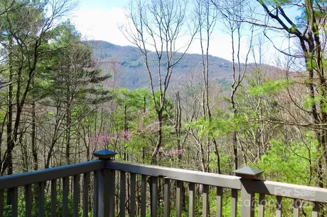 422 Lakeside Drive Lake Toxaway NC 28747