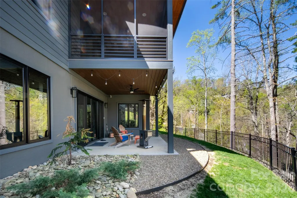 42 Spring Cove Road Asheville NC 28804