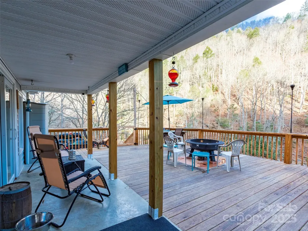 12982 Us 19w Highway Burnsville NC 28714