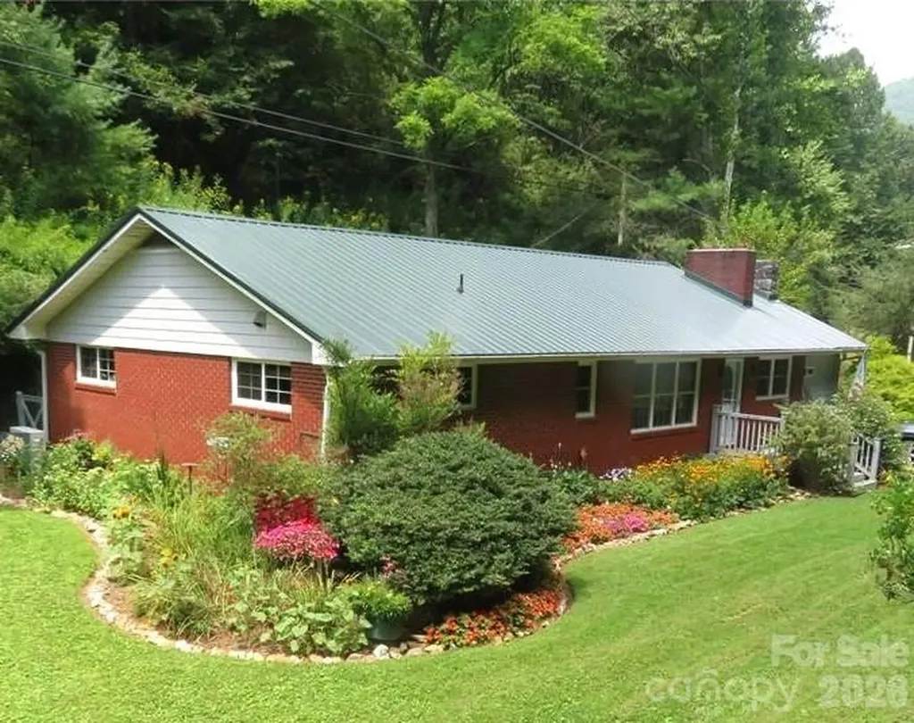 3829 Coxes Creek Road Burnsville NC 28714