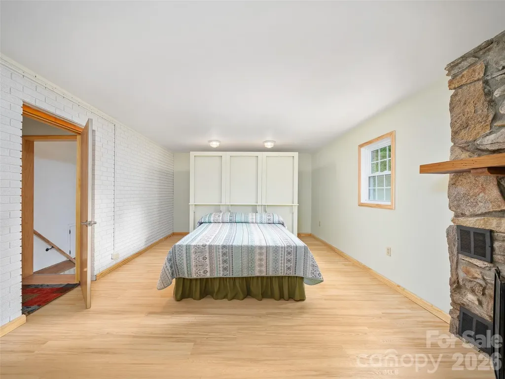 3829 Coxes Creek Road Burnsville NC 28714