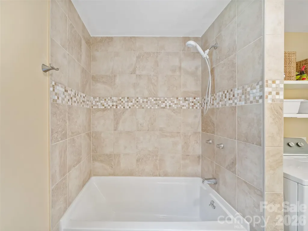 3829 Coxes Creek Road Burnsville NC 28714