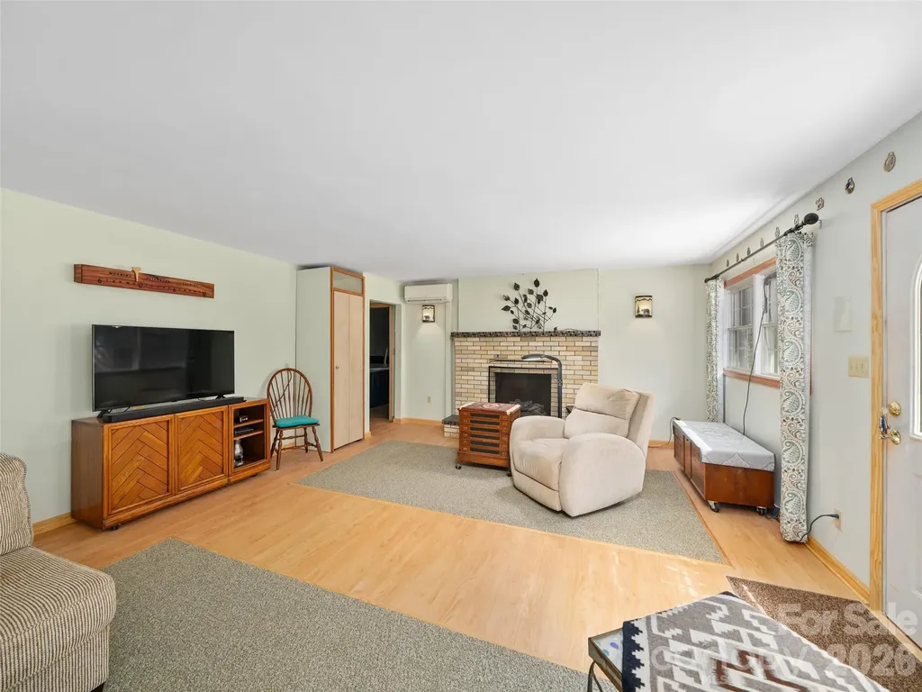 3829 Coxes Creek Road Burnsville NC 28714