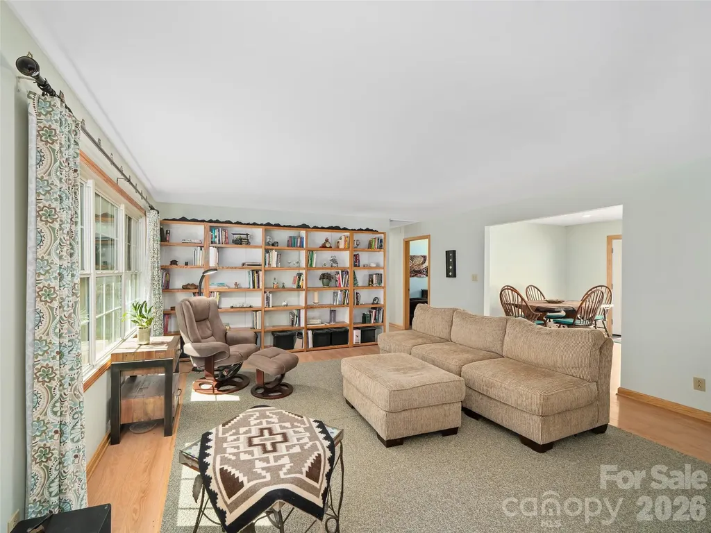 3829 Coxes Creek Road Burnsville NC 28714