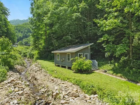 3829 Coxes Creek Road Burnsville NC 28714
