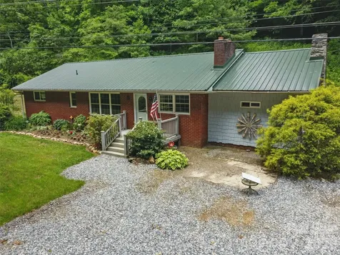 3829 Coxes Creek Road Burnsville NC 28714