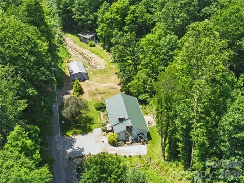 3829 Coxes Creek Road Burnsville NC 28714