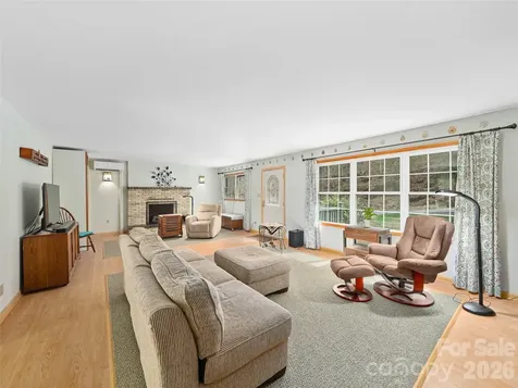 3829 Coxes Creek Road Burnsville NC 28714