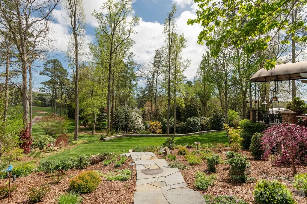 8 Fairway Place Asheville NC 28803